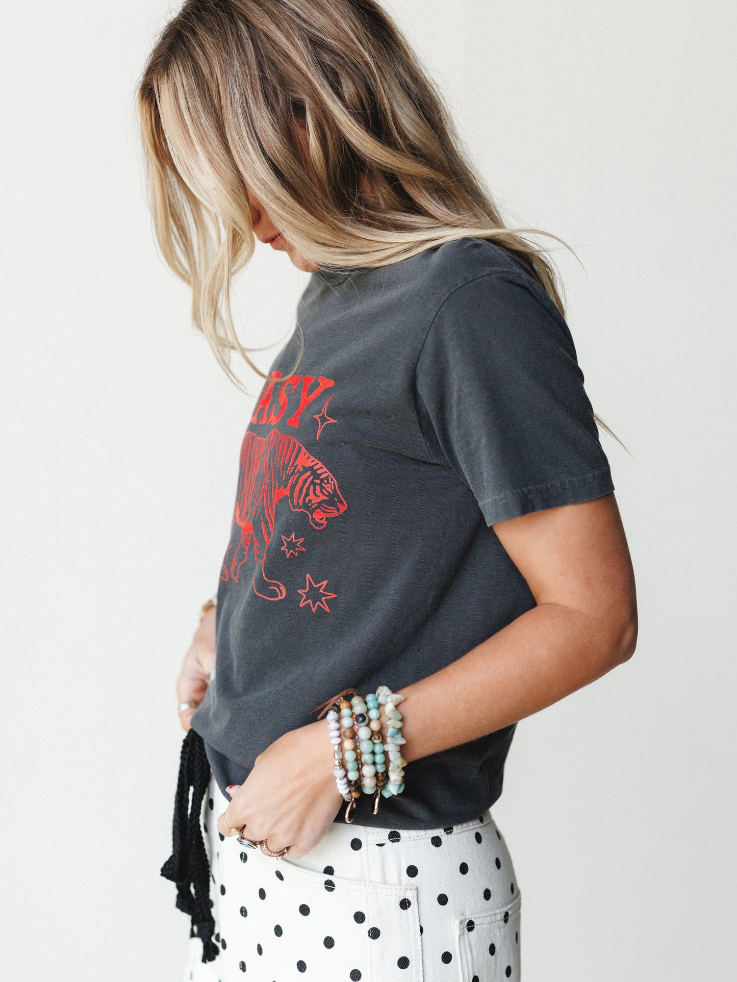 The Nest Easy Tiger Graphic Tee - Pepper