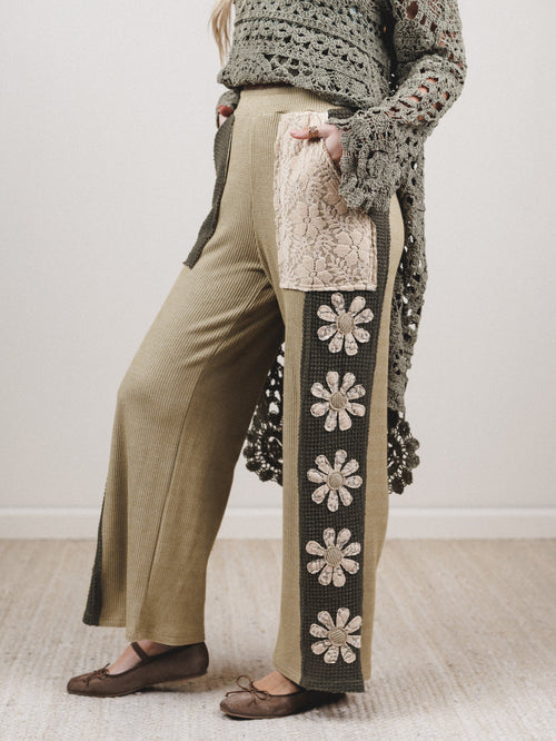 Flower Fields Large Pocket Pants - Sage