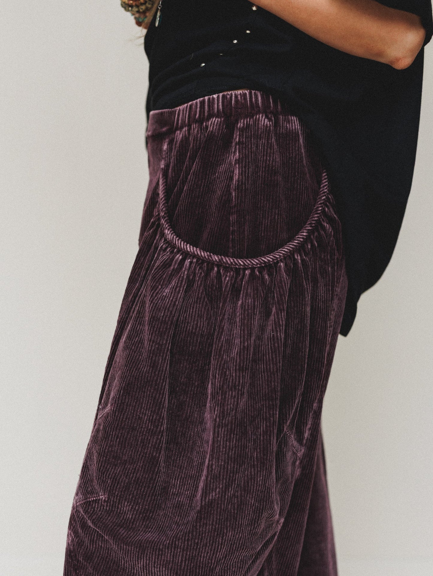The Nest Nora Gathered Barrel Corduroy Pant - Burgundy