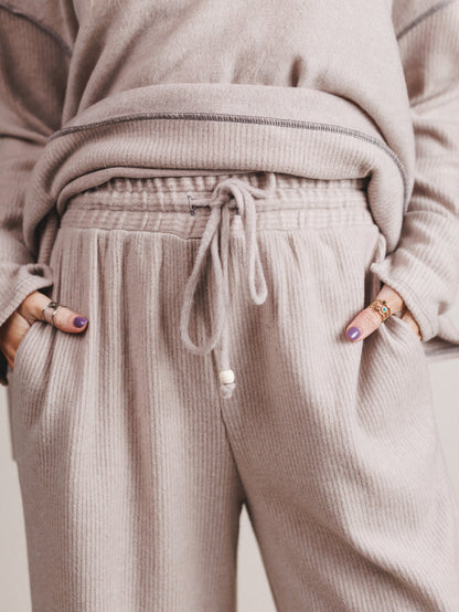 The Nest Mckayla Cozy Set - Taupe