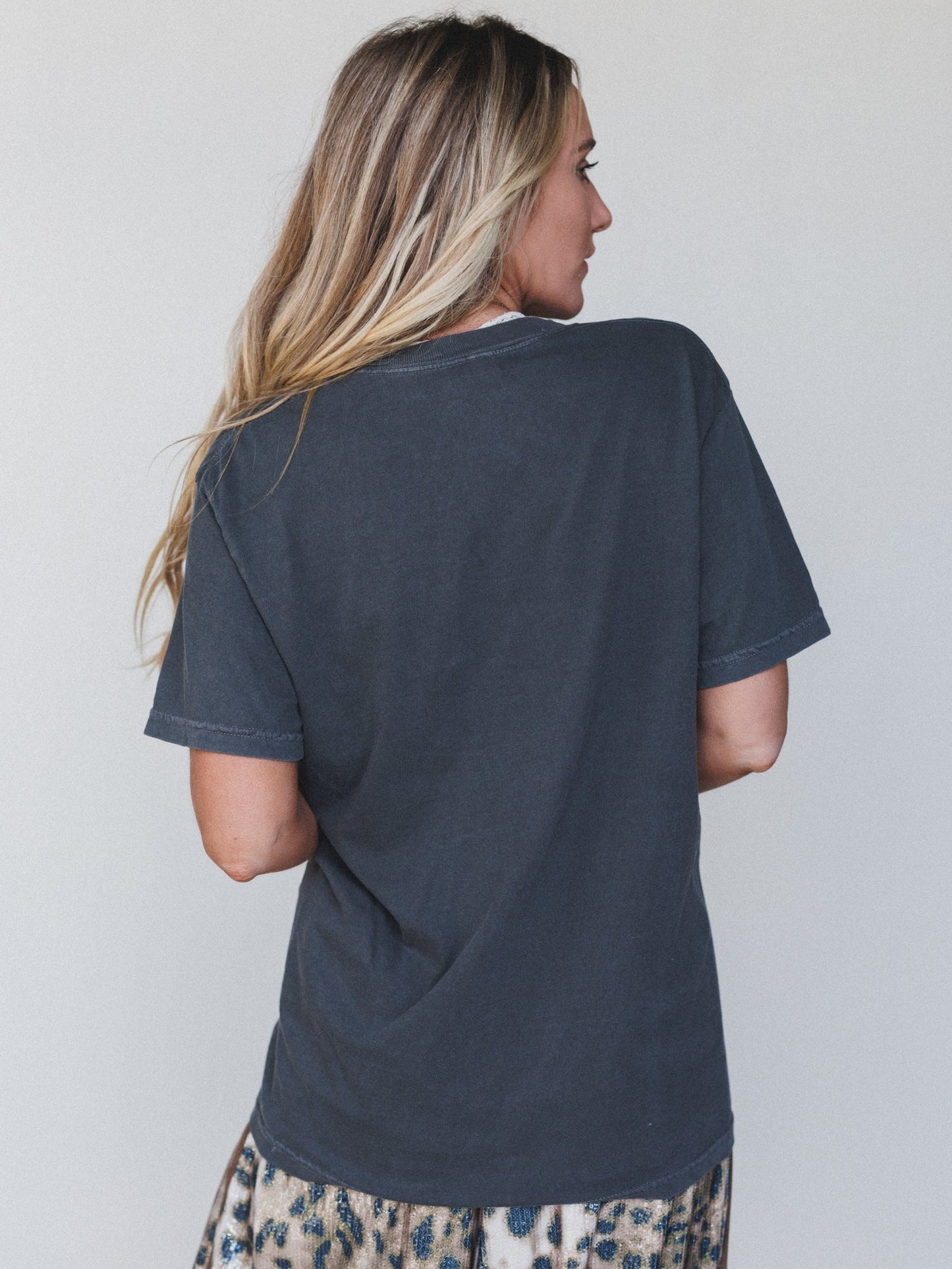 The Nest Soaring Romance Graphic Tee - Pepper