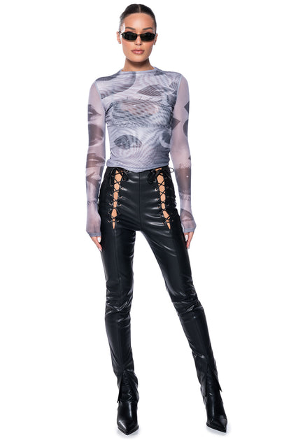 ALL EYES ON YOU MESH GLOVED SHIRT